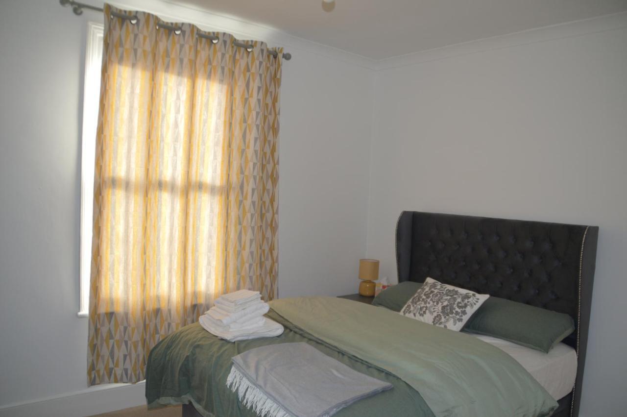 Two Bedroom Apartment In 런던 외부 사진
